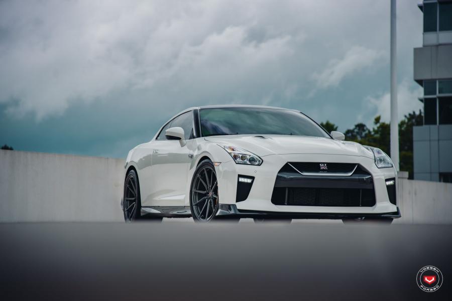  Nissan GT-R on Vossen Wheels (M-X2) 2019 года  (фото 14 из 26)